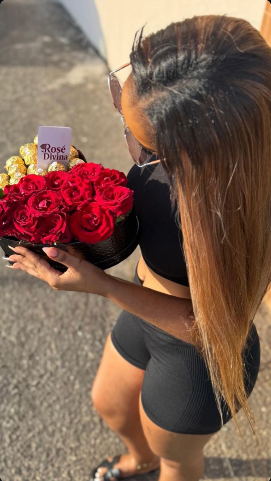 Caixa Rosé Divina com rosas e Ferrero